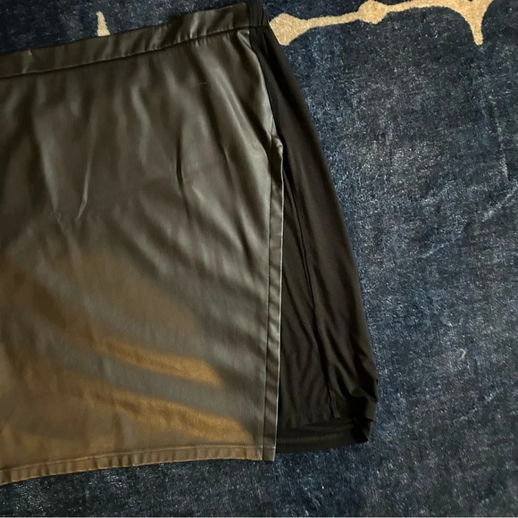 Universal Standard Faux Leather Mini Skirt (Plus Size) - Picture 4 of 6